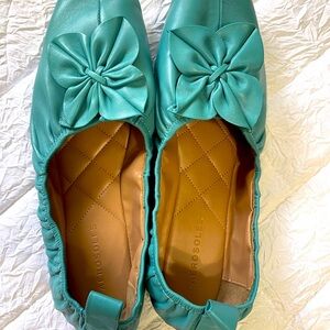 AEROSOLES Women's Turquoise Bow Flats